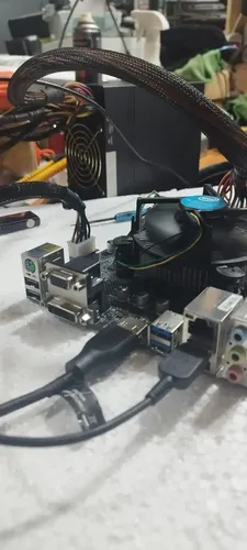 Kit Placa Lga 1151 Procesador Core I7 8700 8gb Ram Ddr4 Negro - Imagen 4